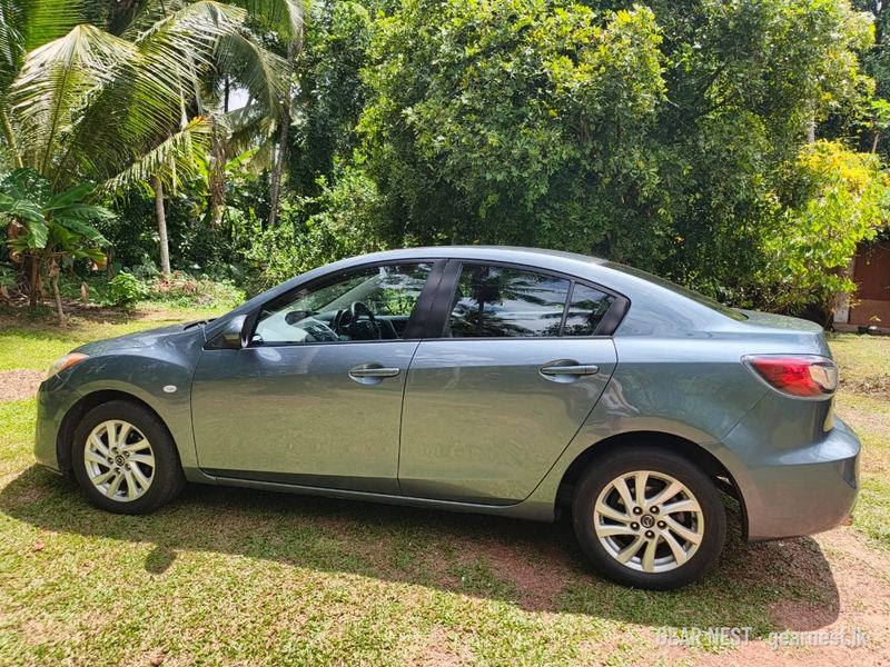 2012 Mazda Axela for sale in Nittambuwa, Gampaha - photo 3